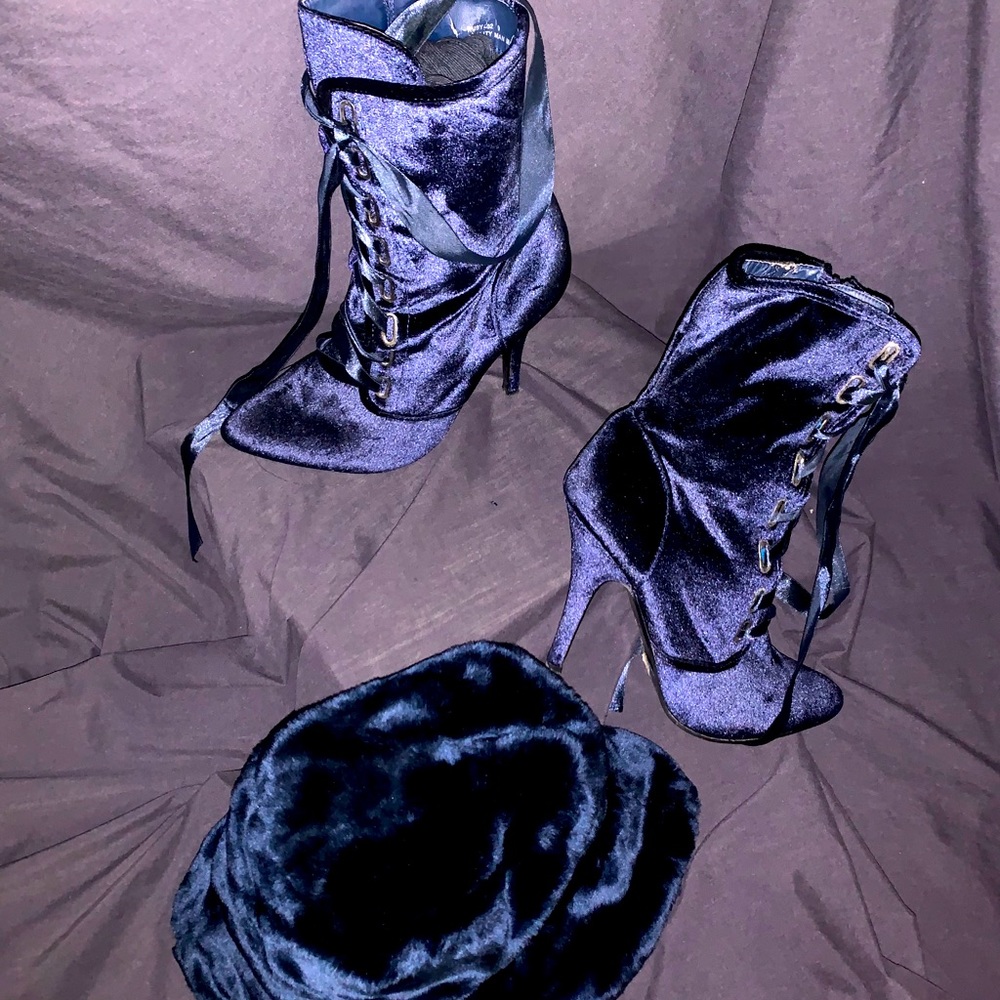 Blue suede boots!!!